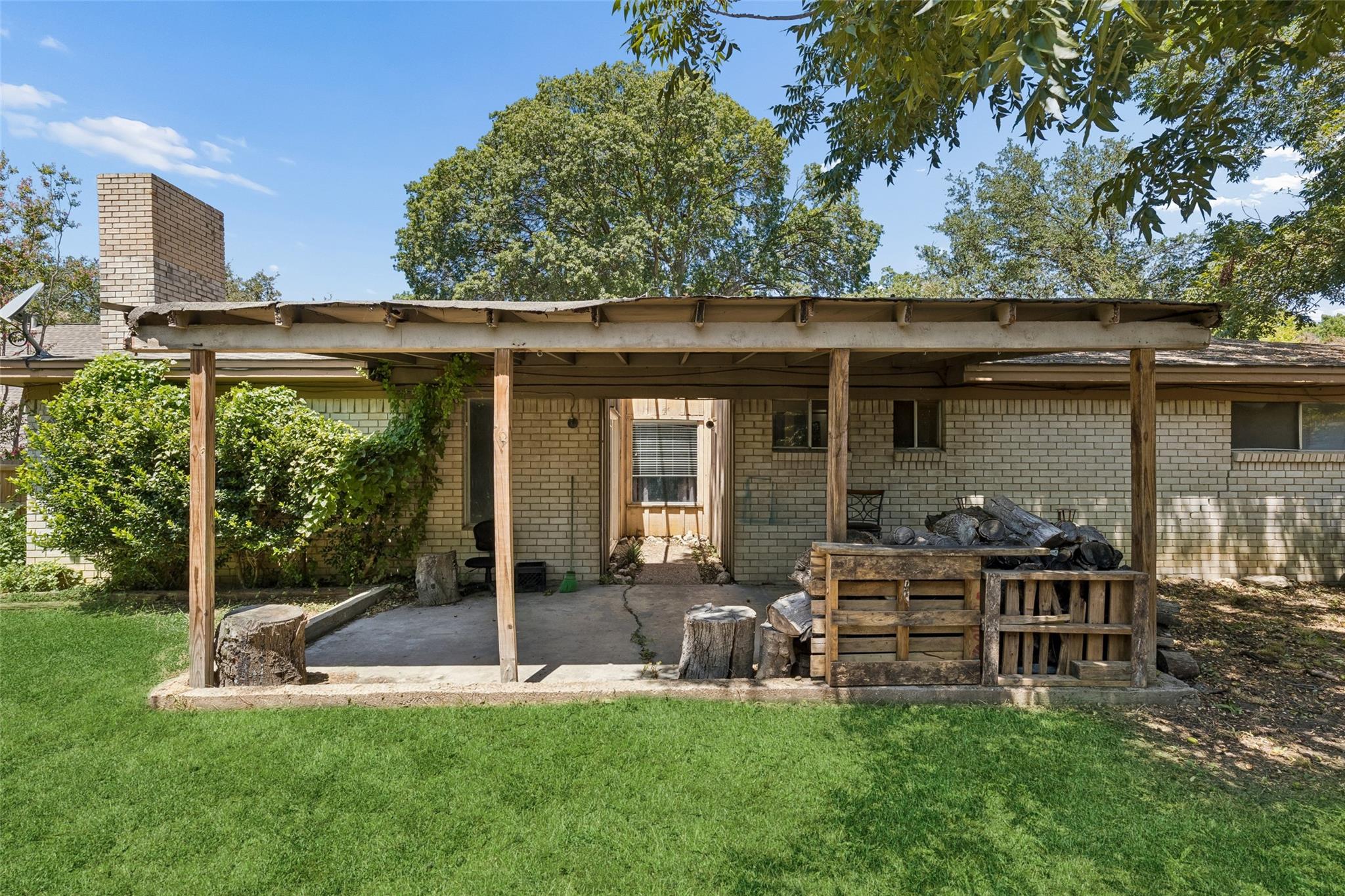 main property photo 29