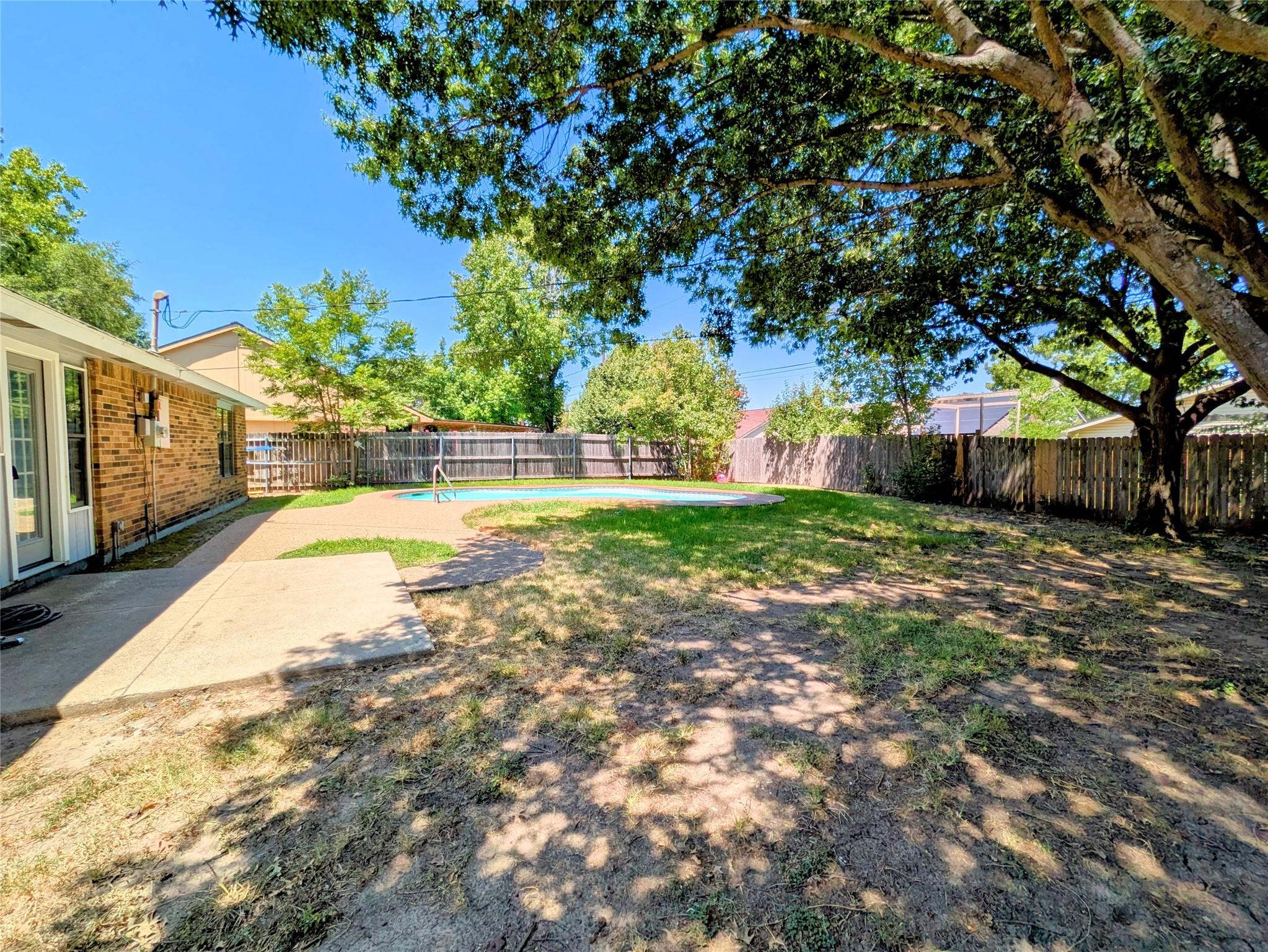 main property photo 24
