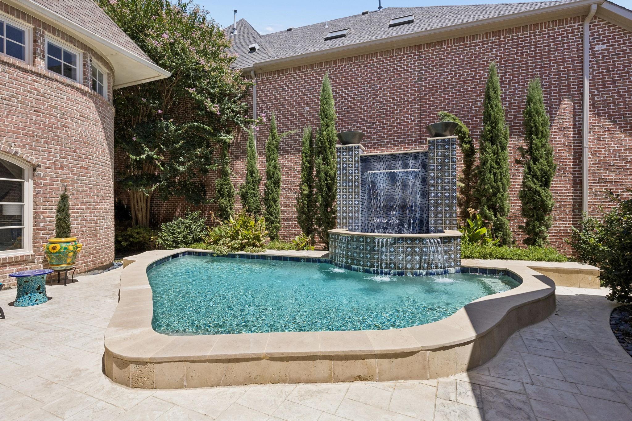 main property photo 27