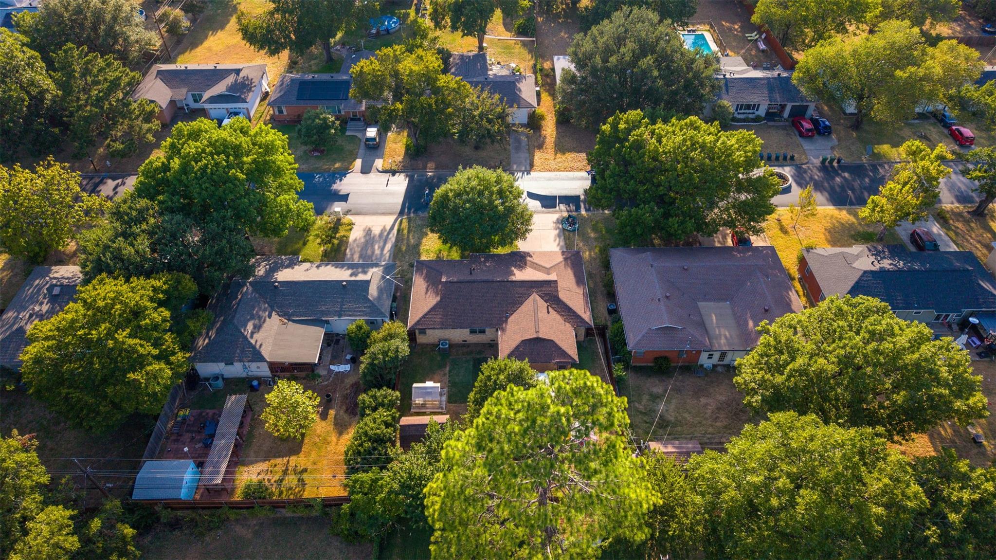 main property photo 33