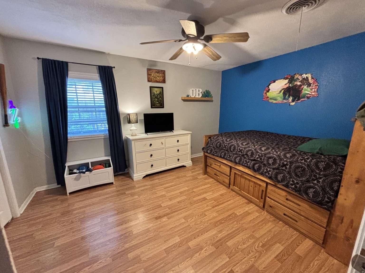 main property photo 25