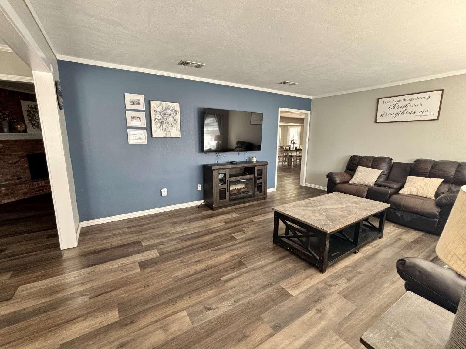 main property photo 5