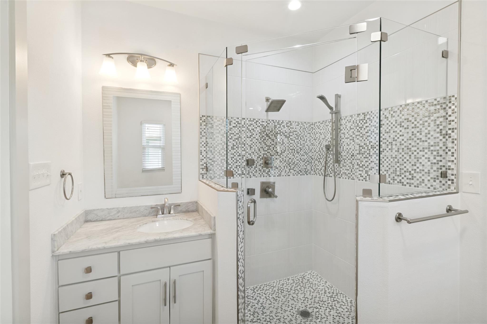 property viewer photo 20