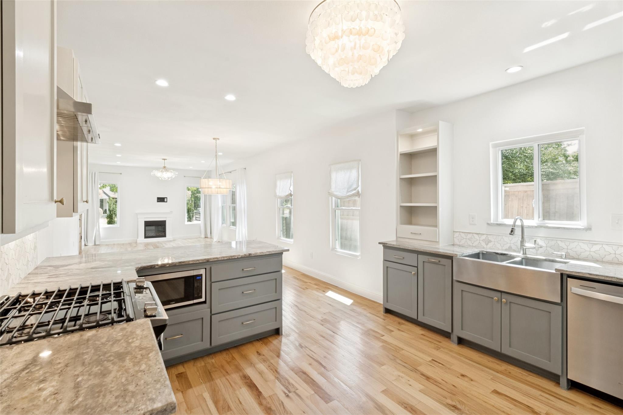 property viewer photo 8