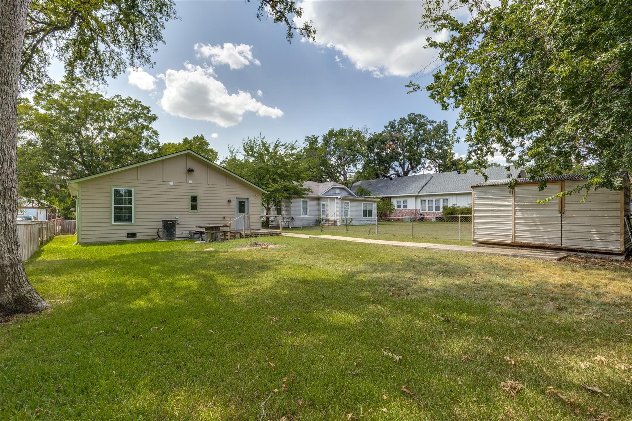 main property photo 23