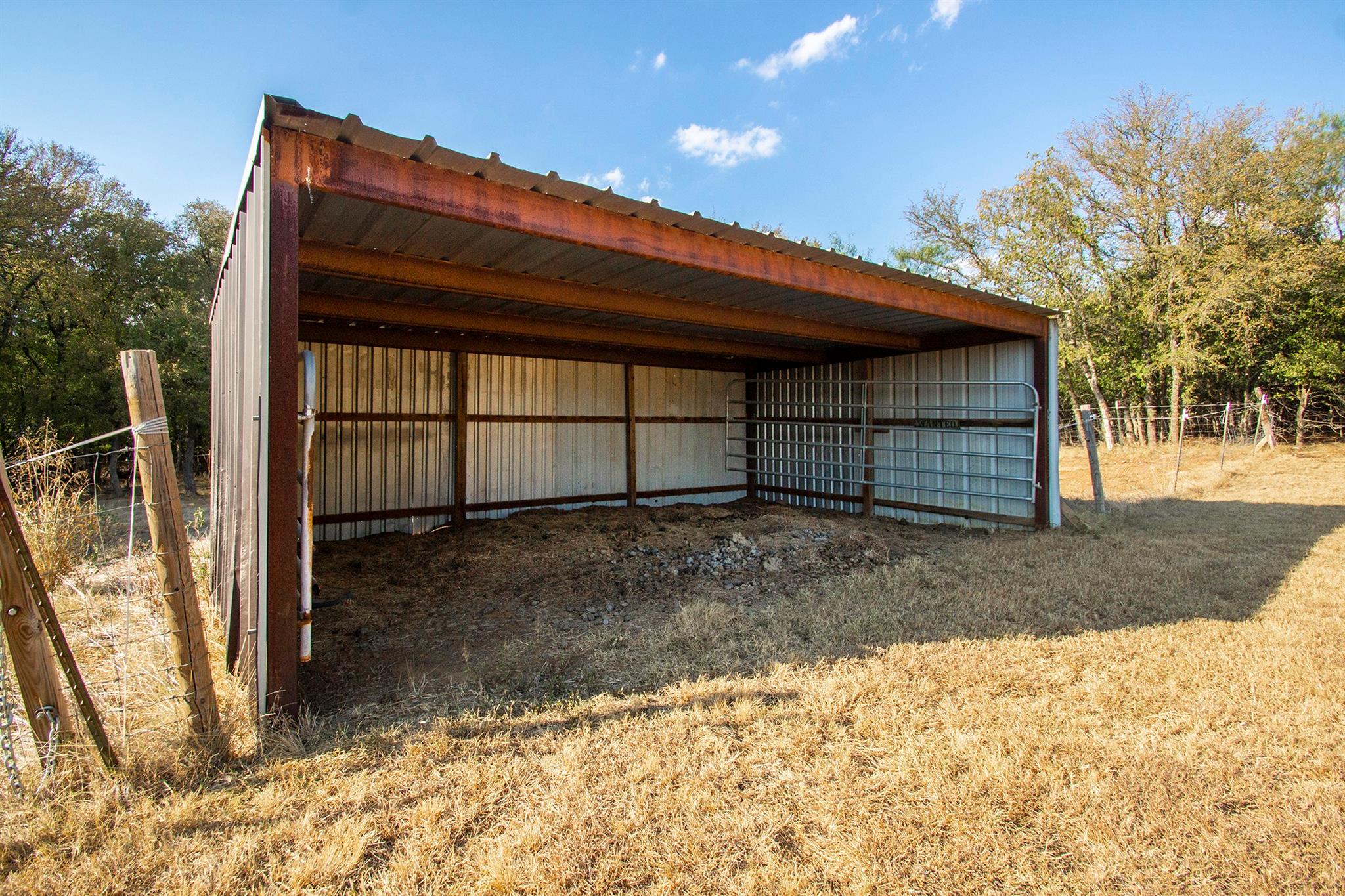 main property photo 8