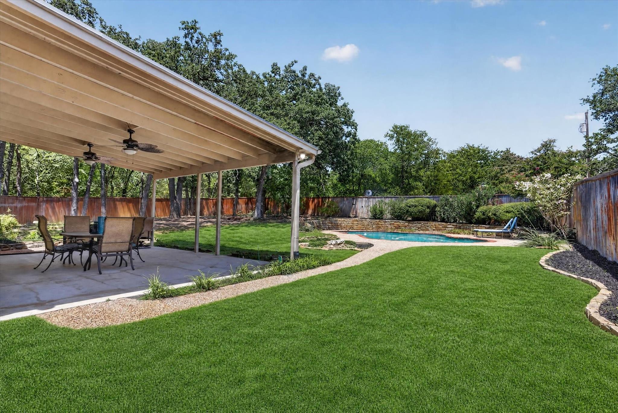 main property photo 32