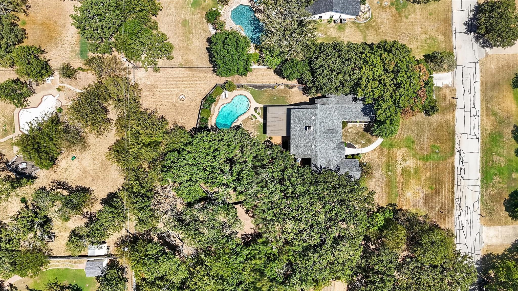 main property photo 36