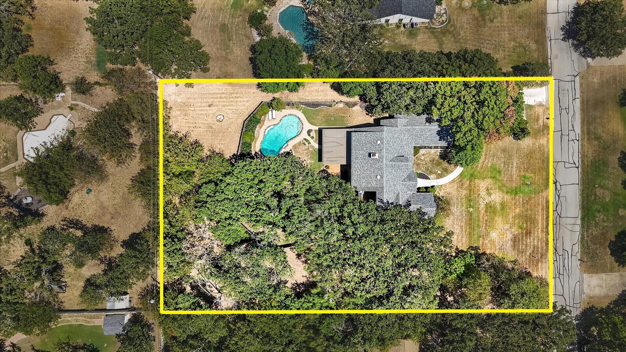 main property photo 38