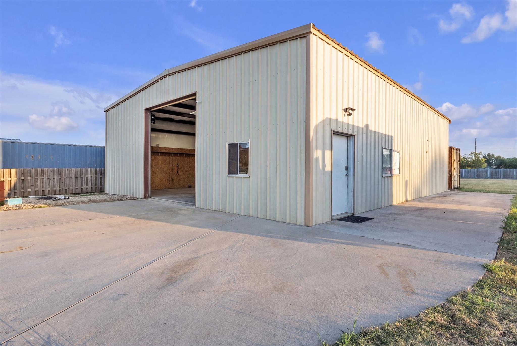 main property photo 27
