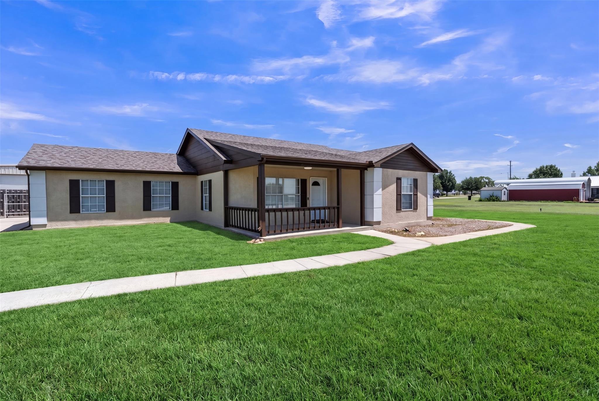 main property photo 3