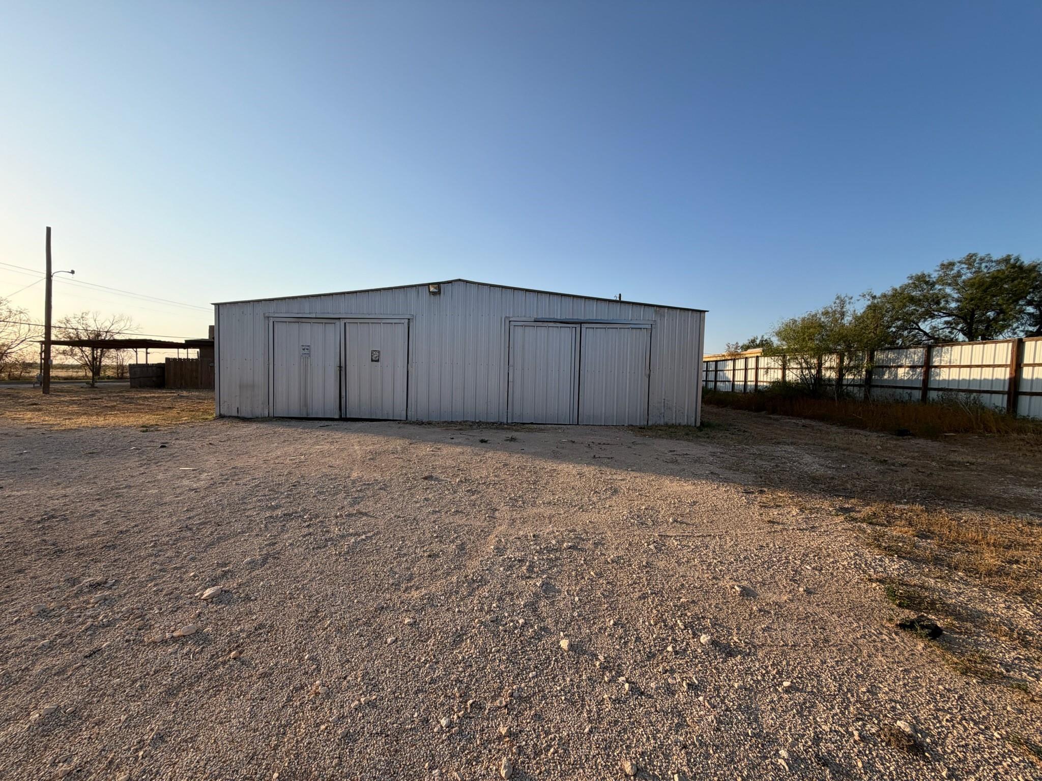 main property photo 20