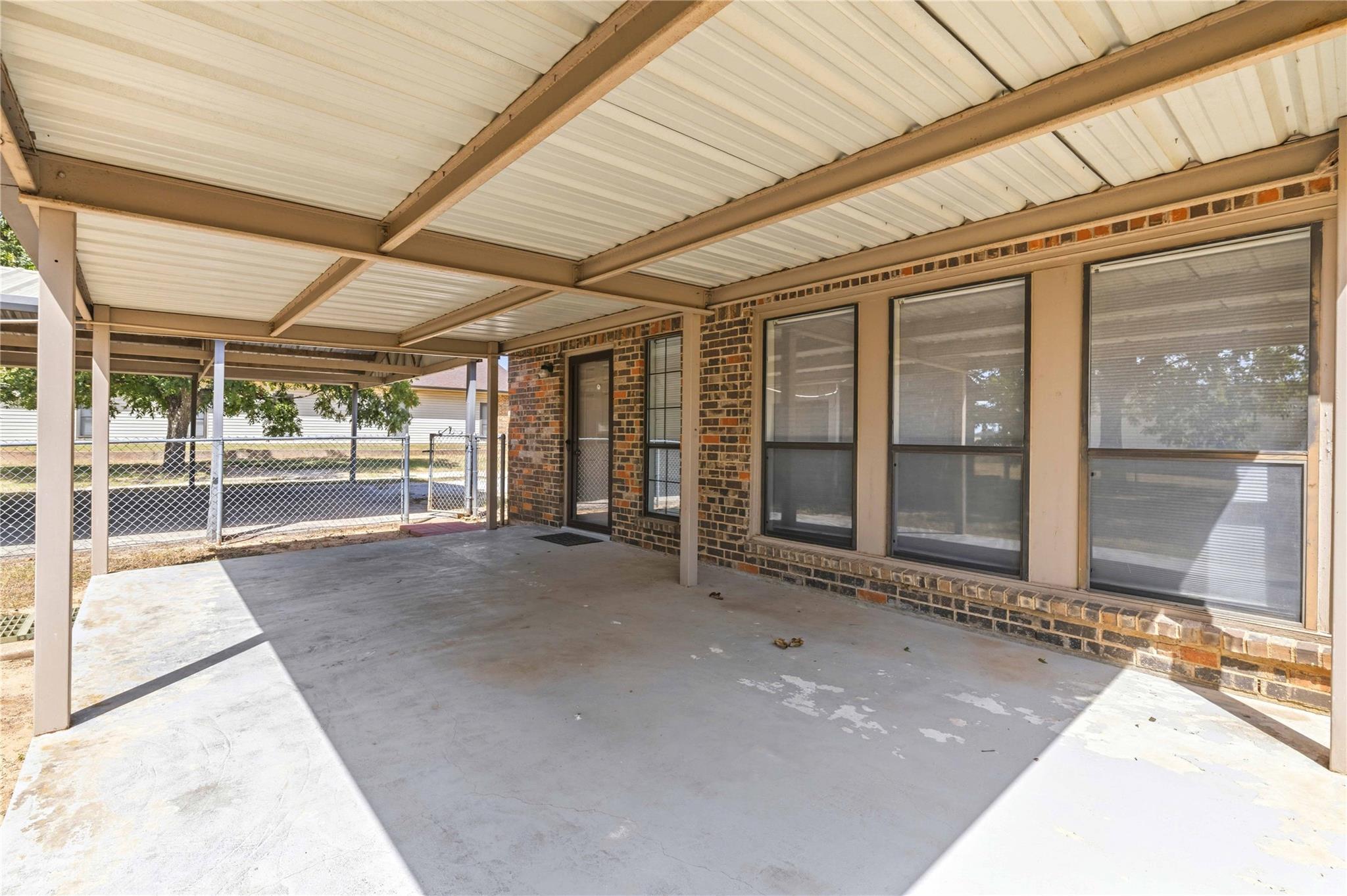 main property photo 20