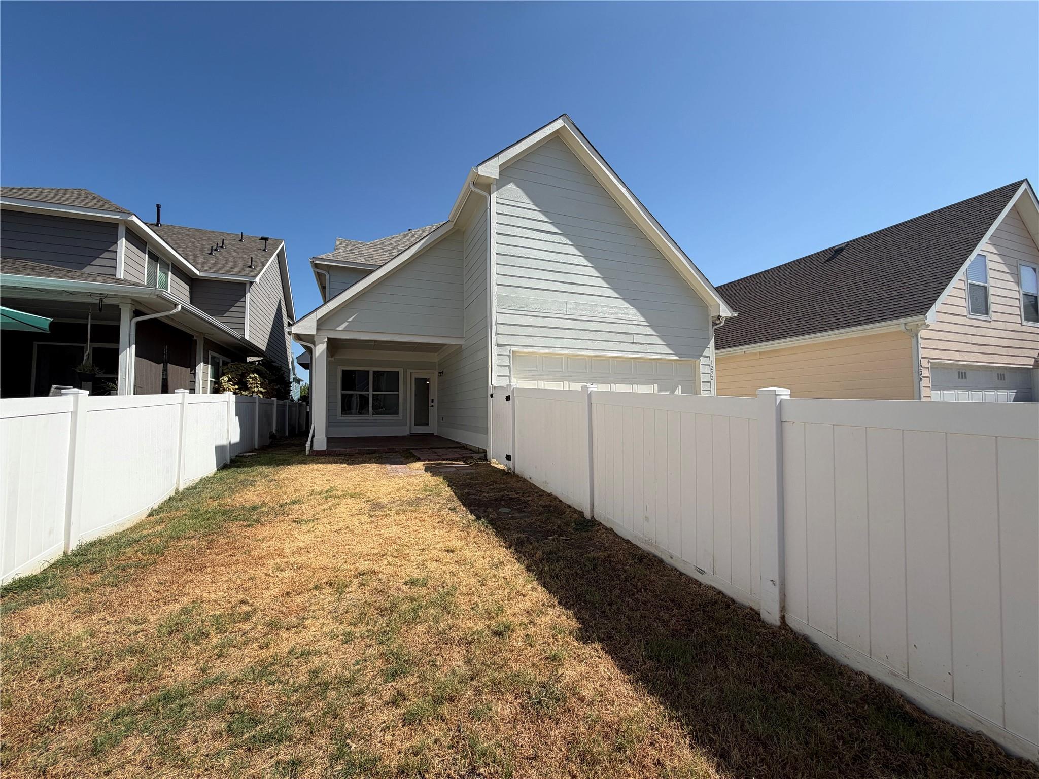 main property photo 16