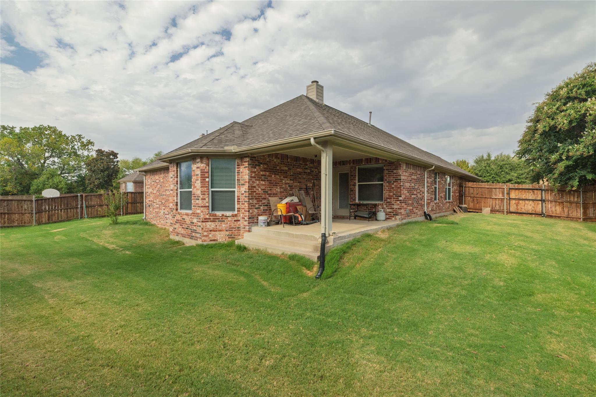 main property photo 20