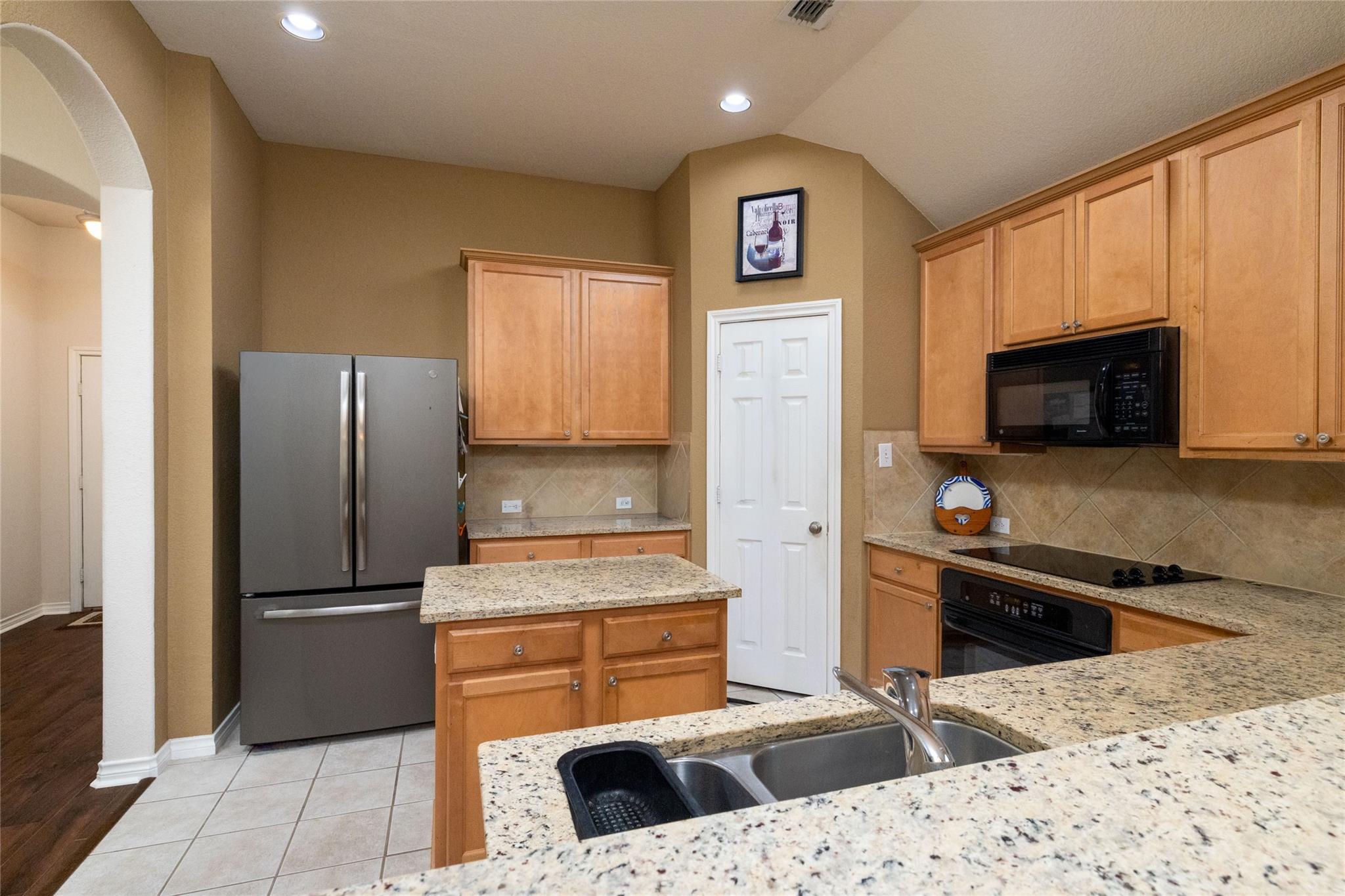 main property photo 7