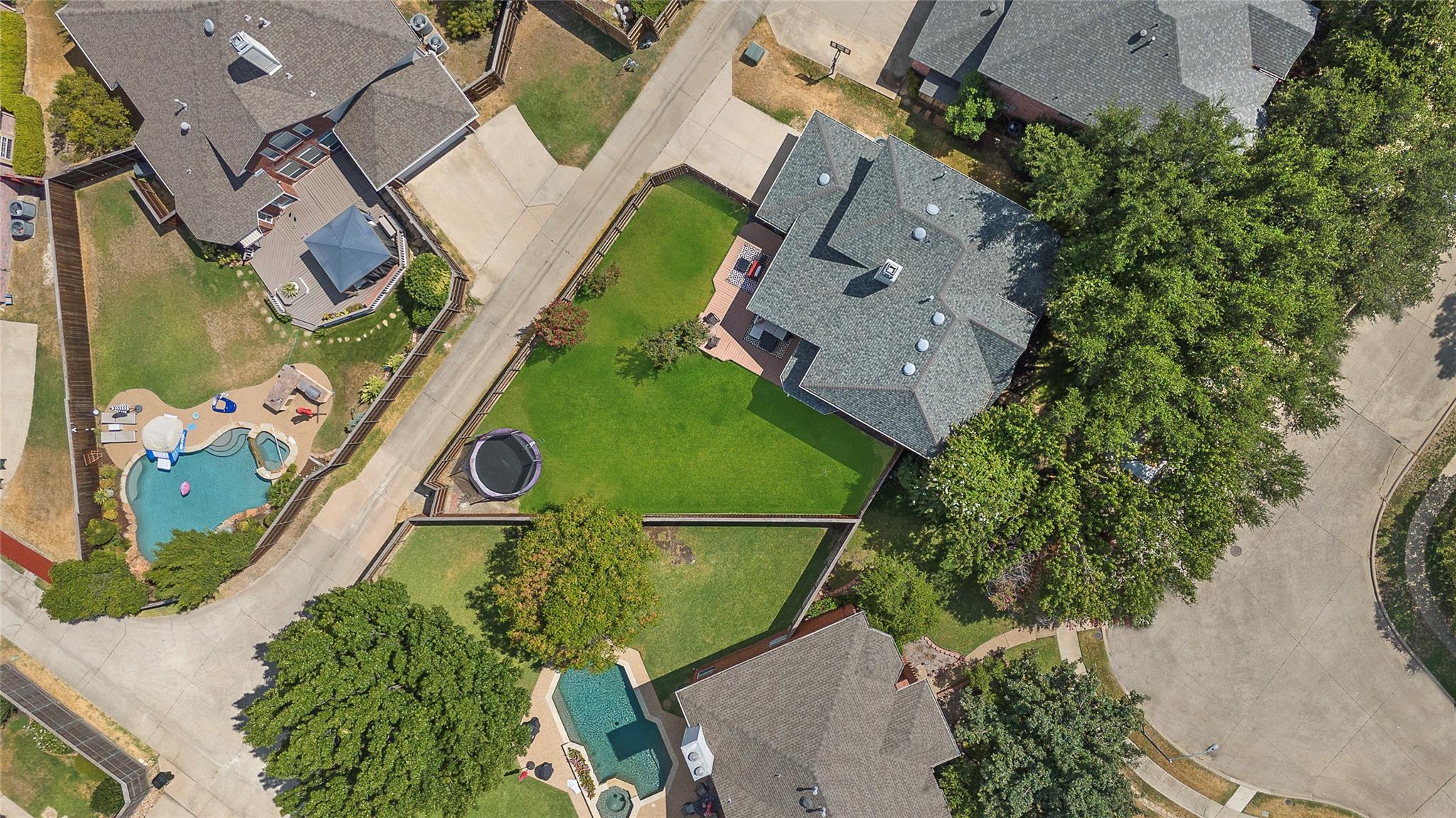 main property photo 30