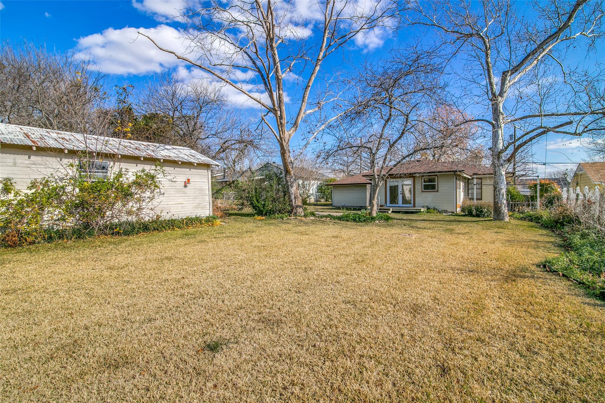 main property photo 26