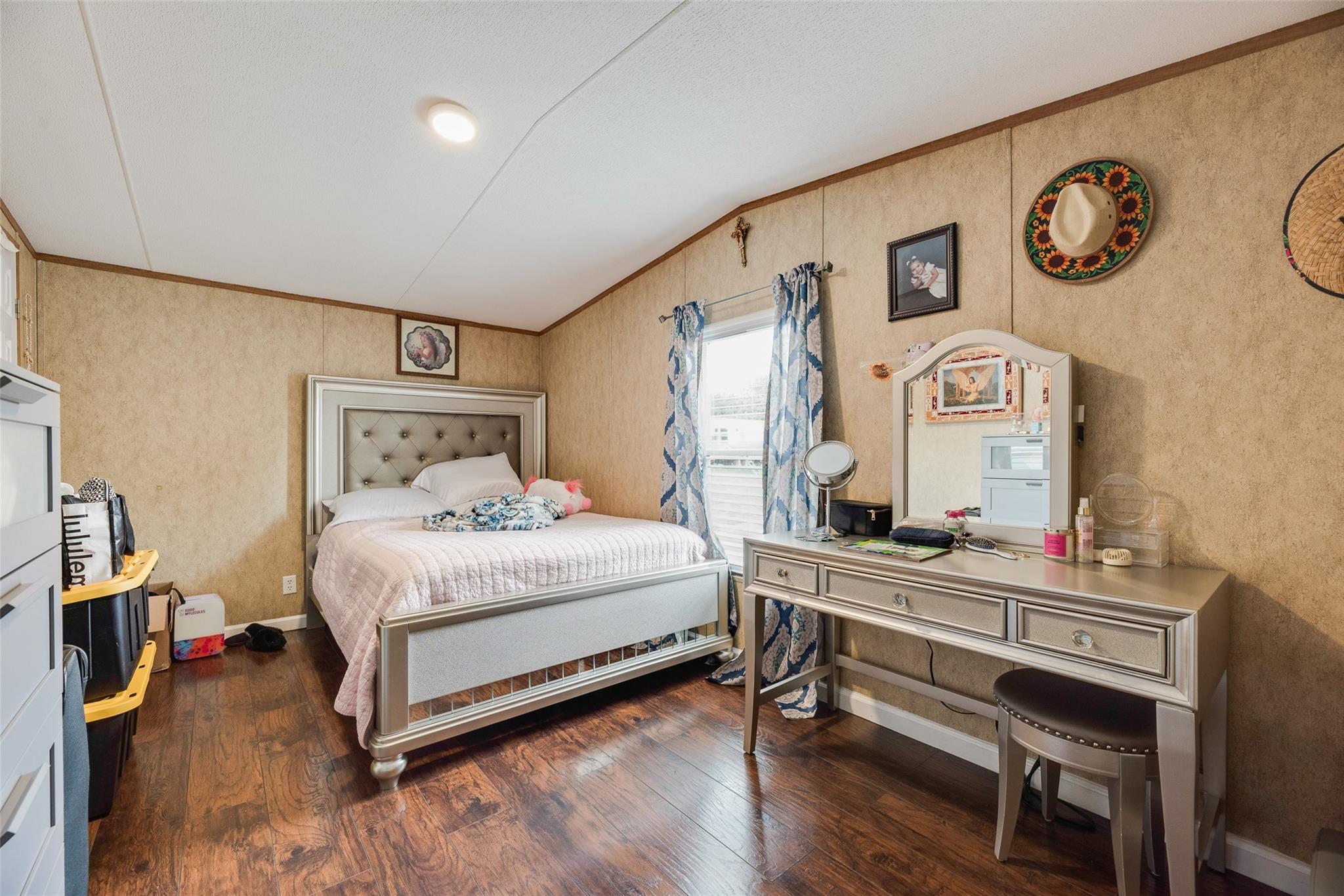 main property photo 12