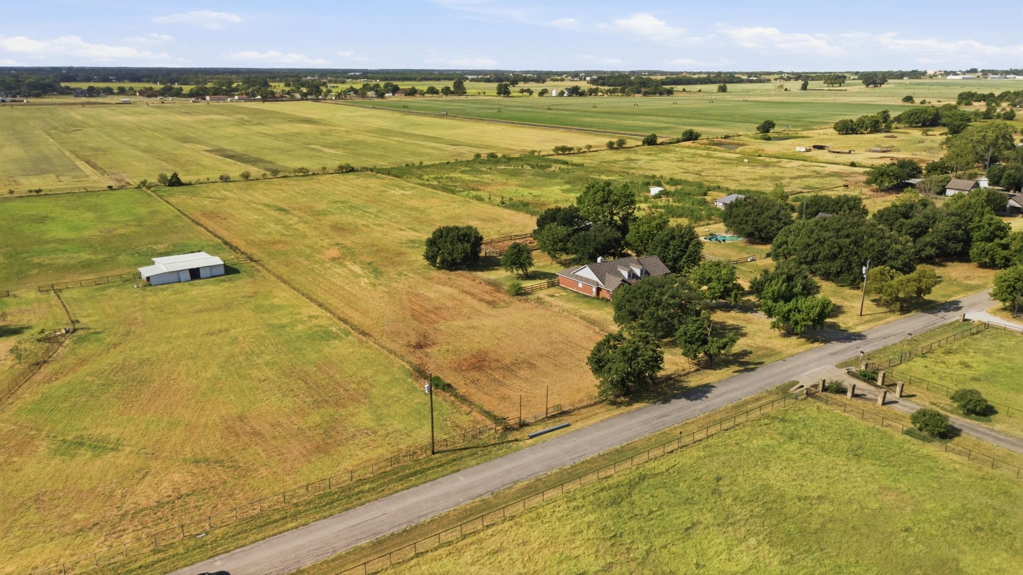 main property photo 36