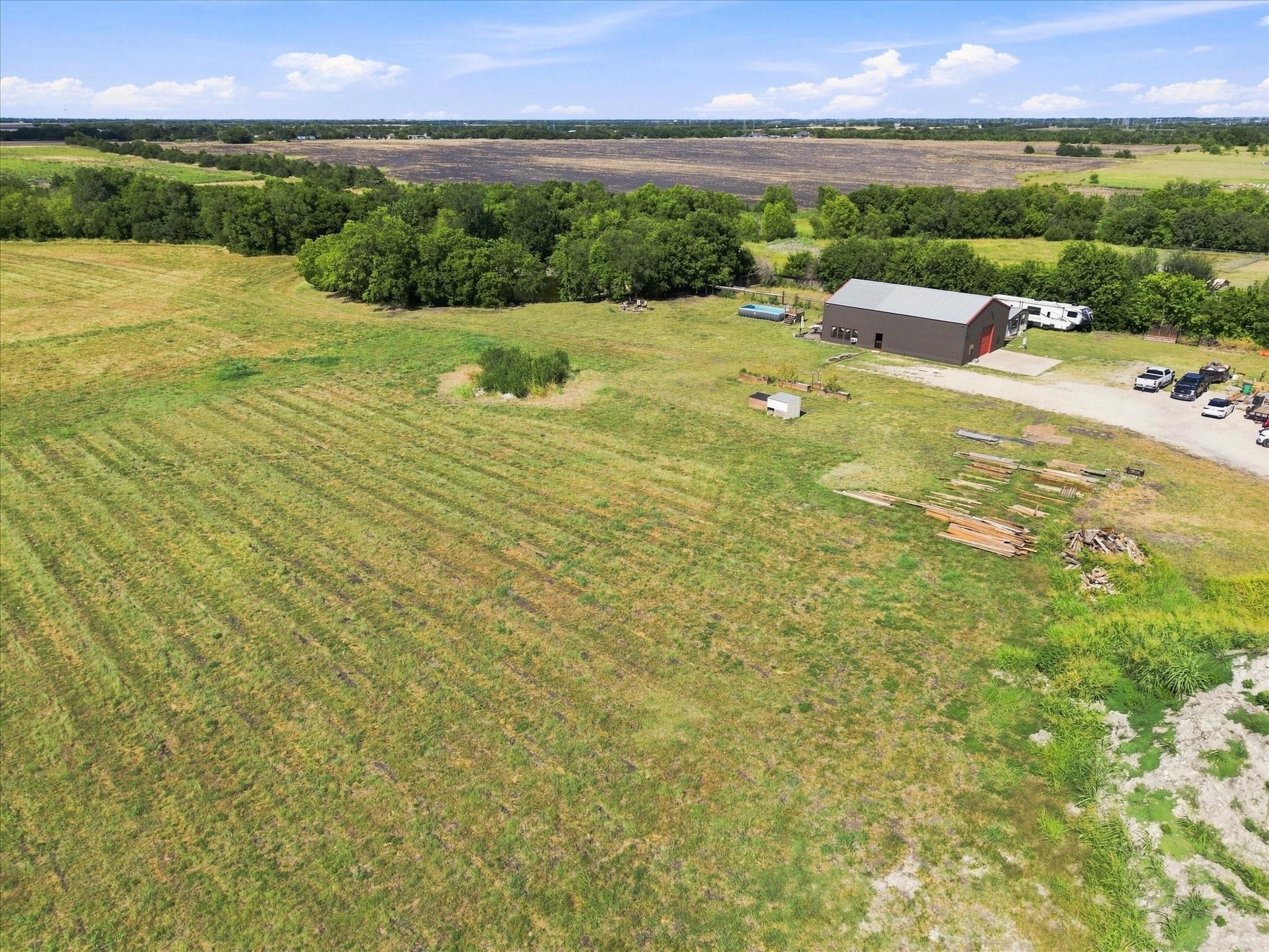 main property photo 24