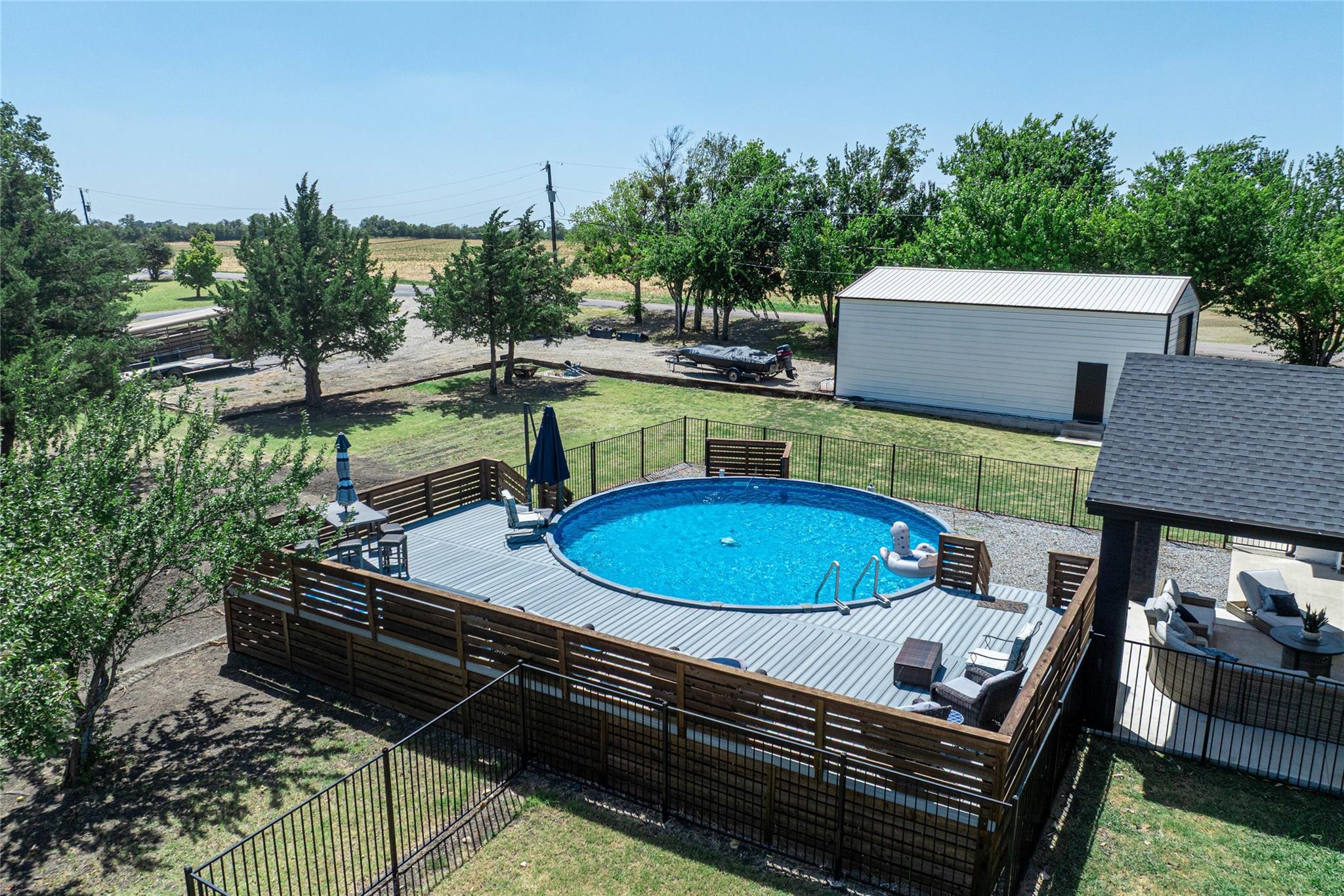 main property photo 25