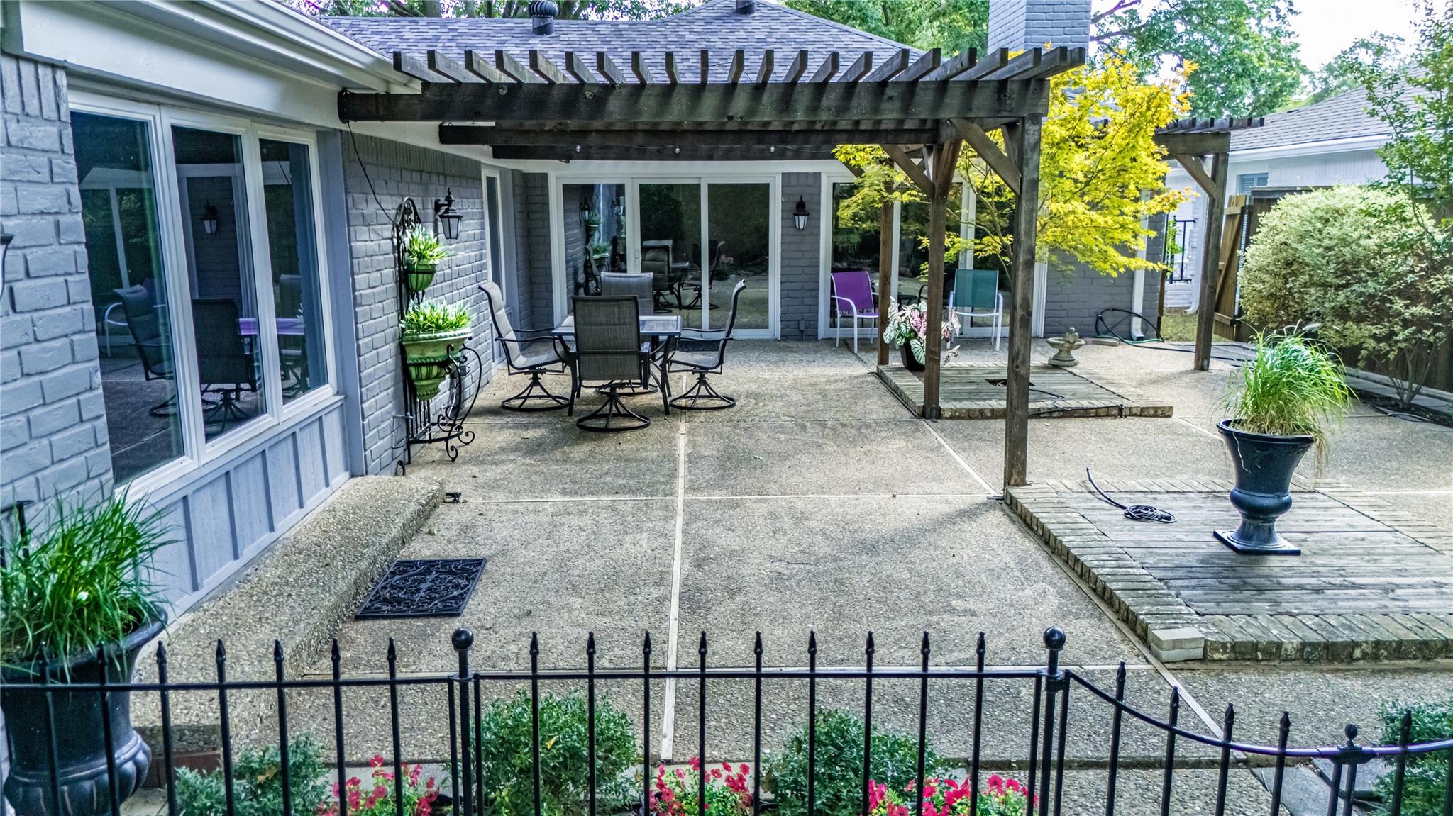 main property photo 28