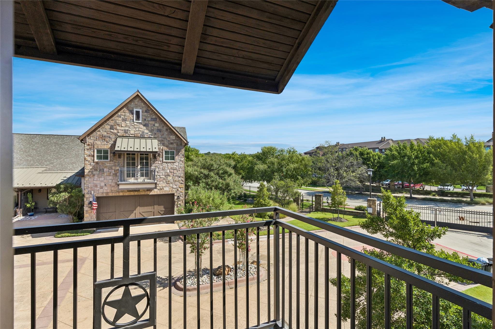 main property photo 37