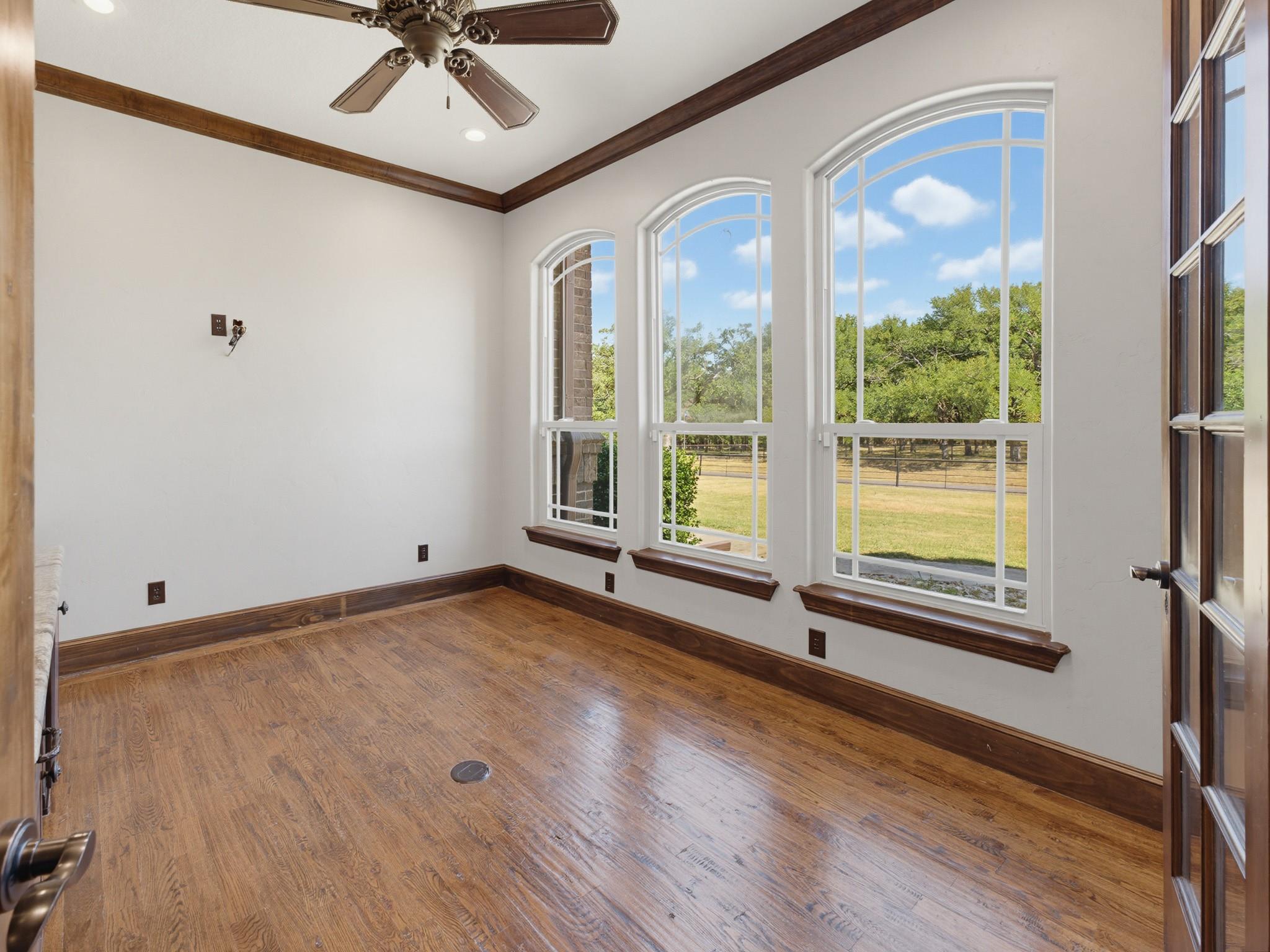 main property photo 13