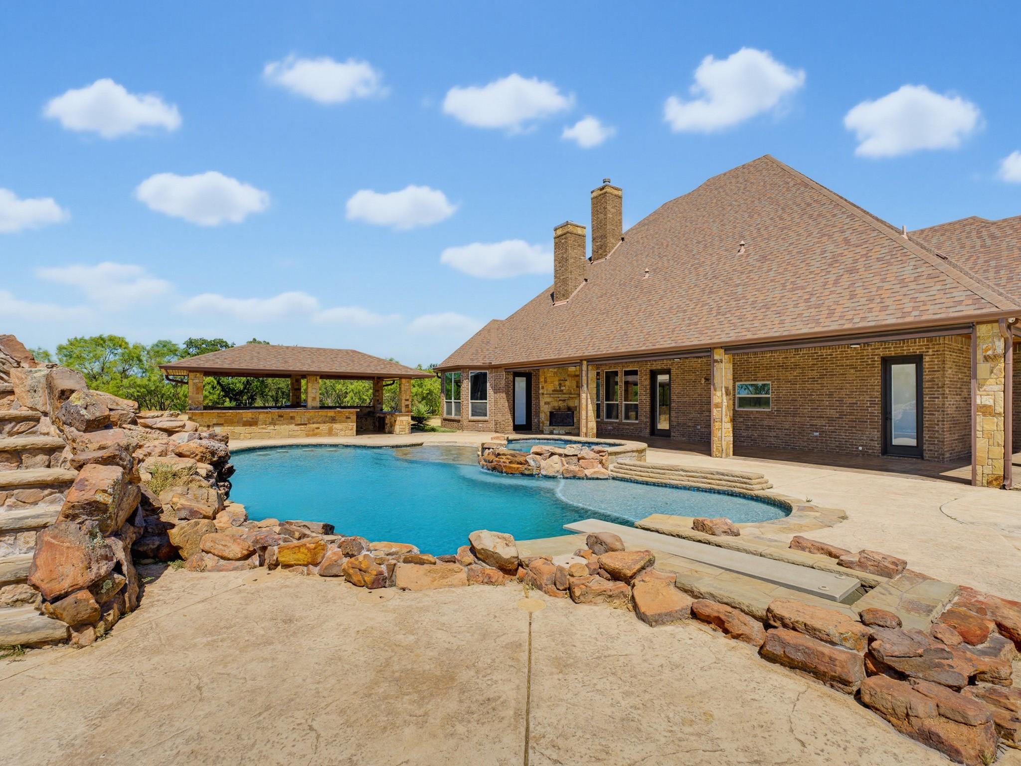 main property photo 24