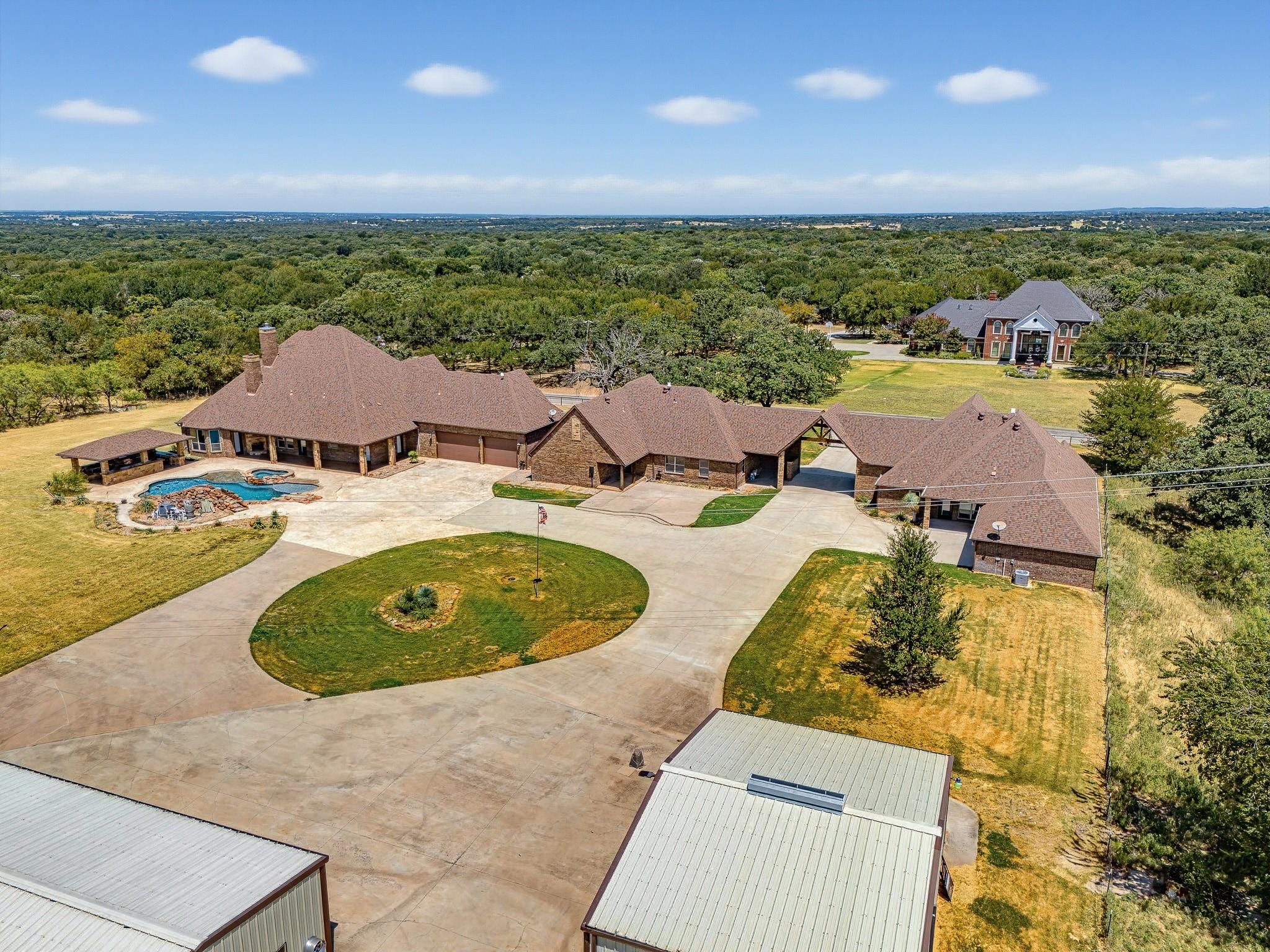 main property photo 7