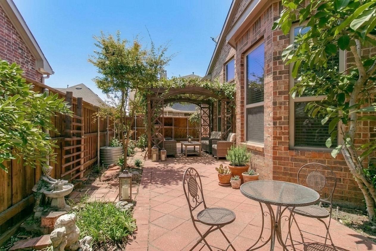main property photo 22
