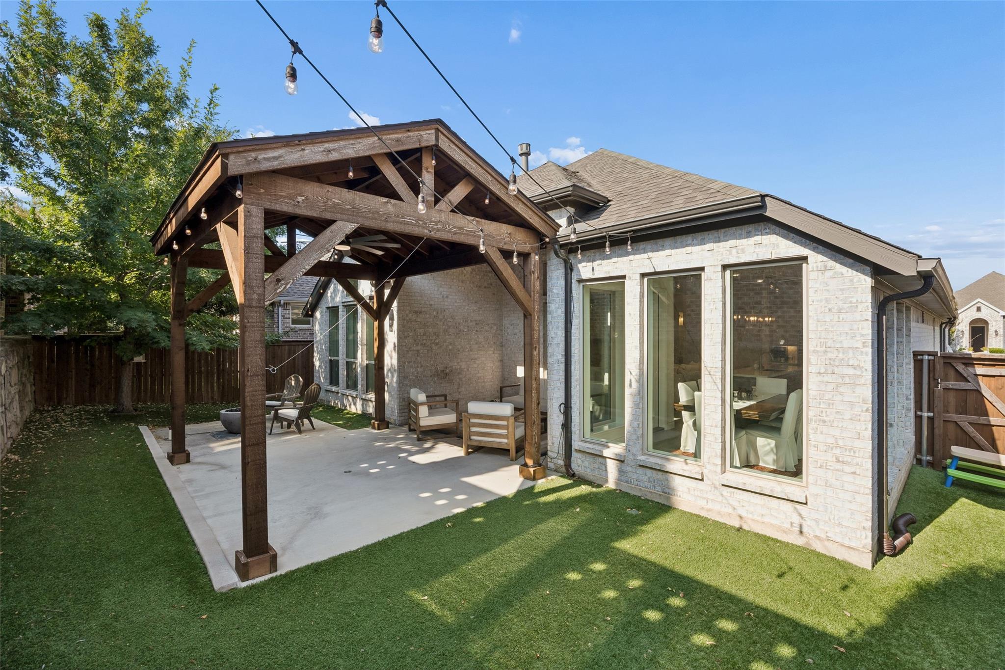 main property photo 23