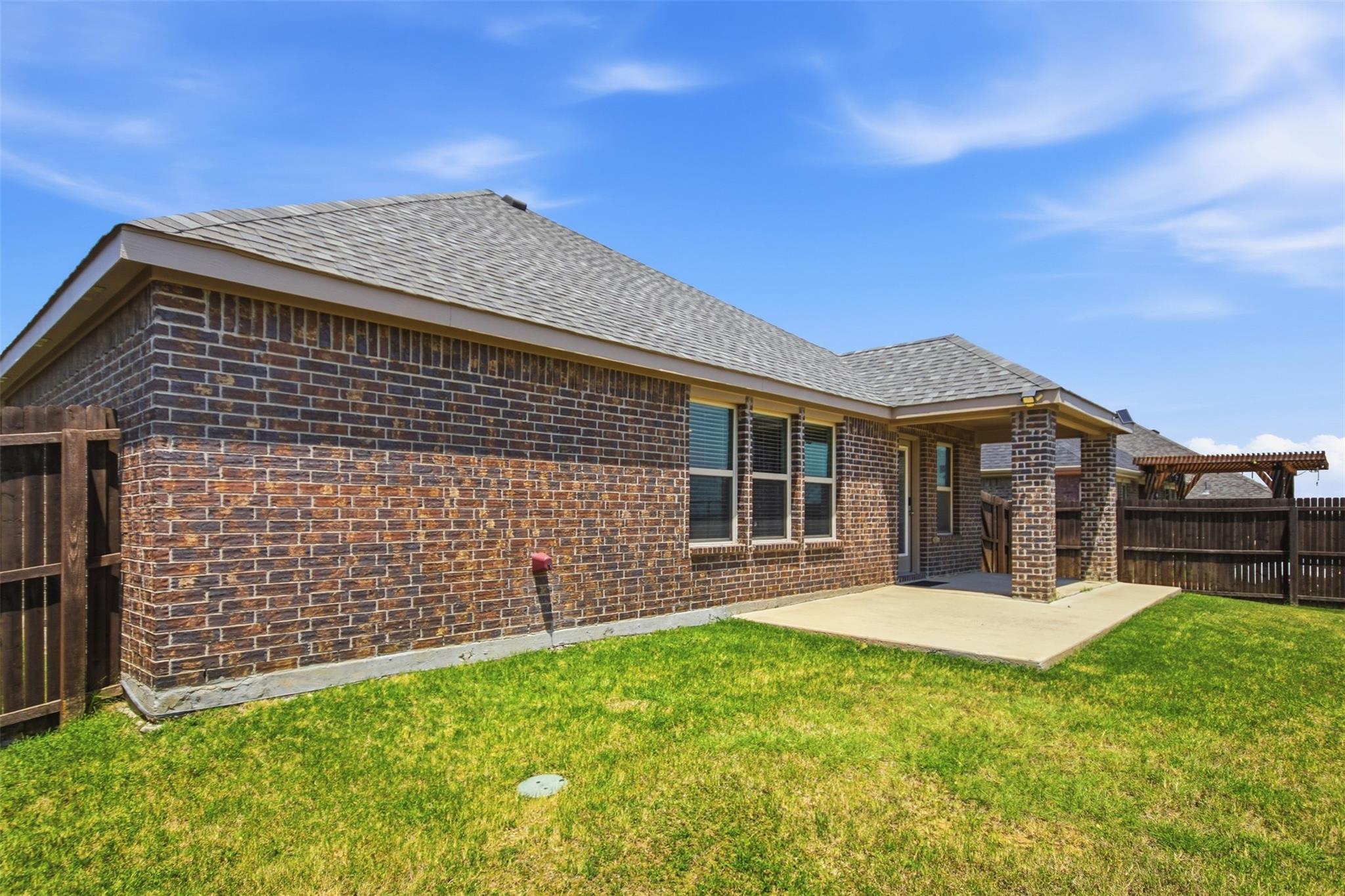 main property photo 33