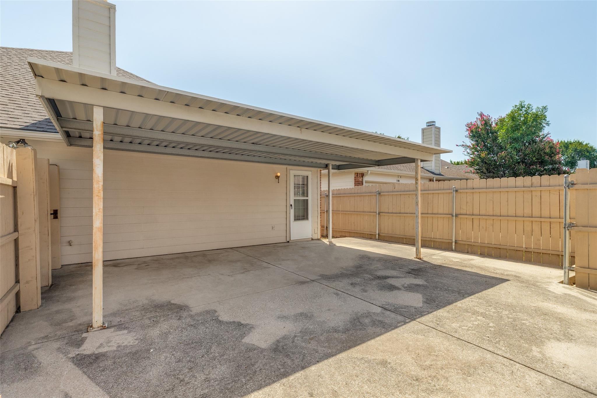 main property photo 28