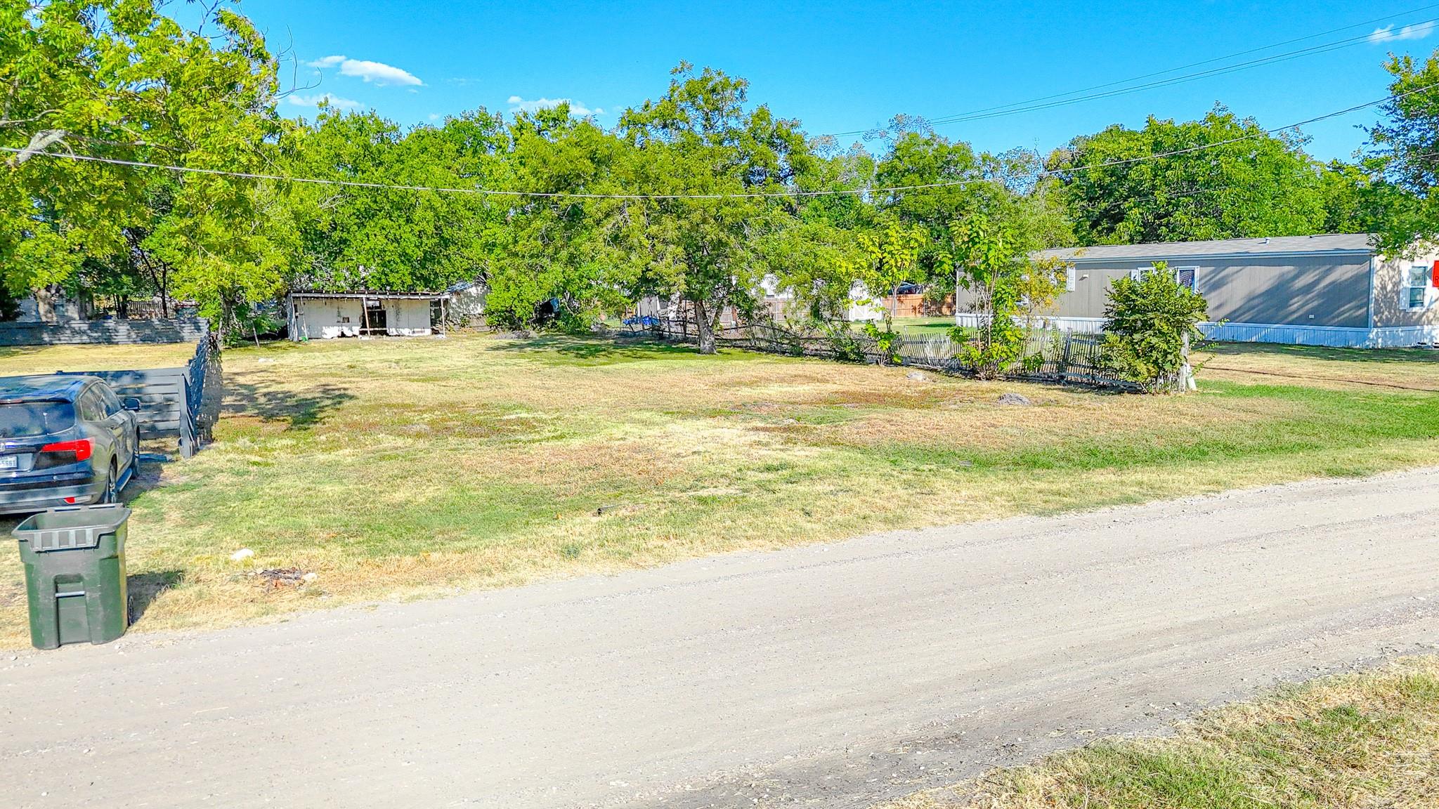 main property photo 23