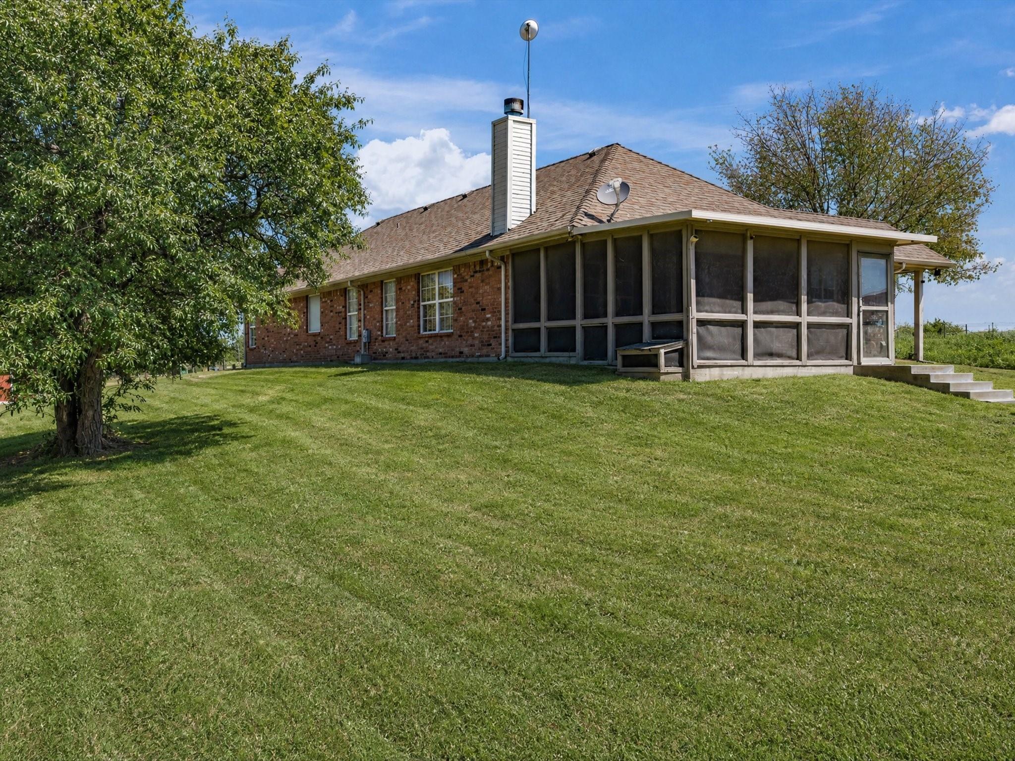 main property photo 34