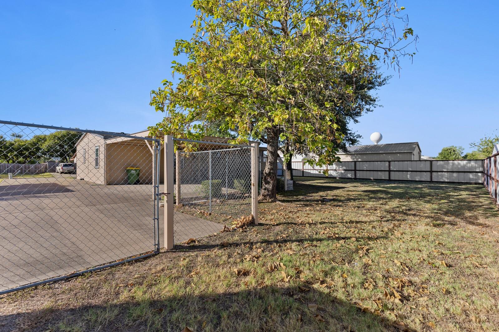 main property photo 9