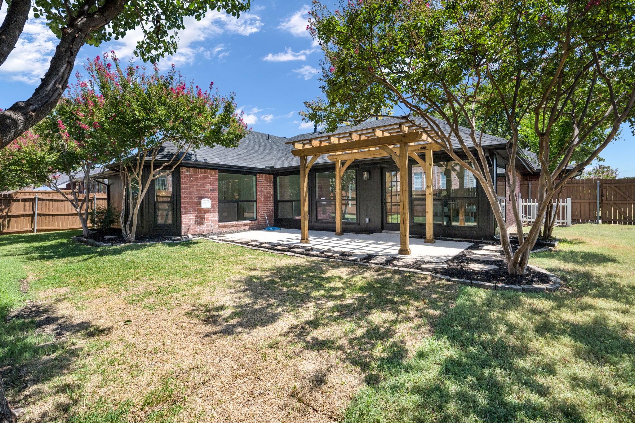 main property photo 32