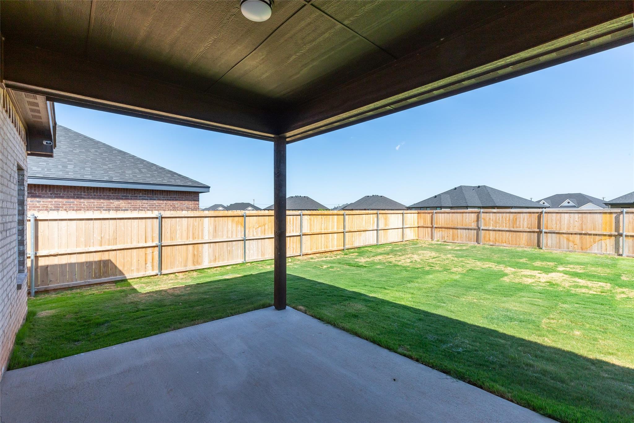 main property photo 28