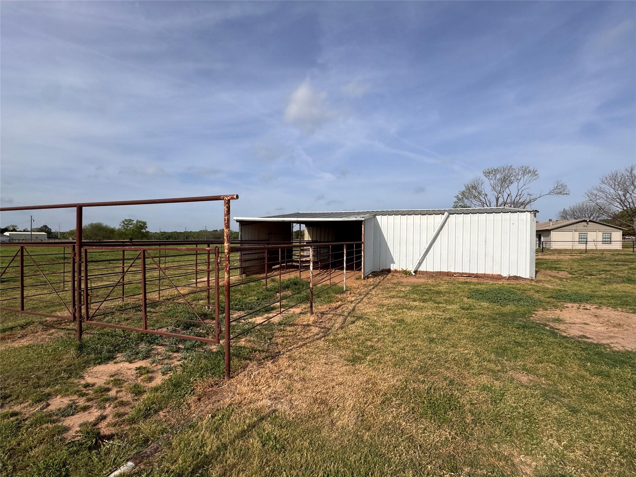 main property photo 31