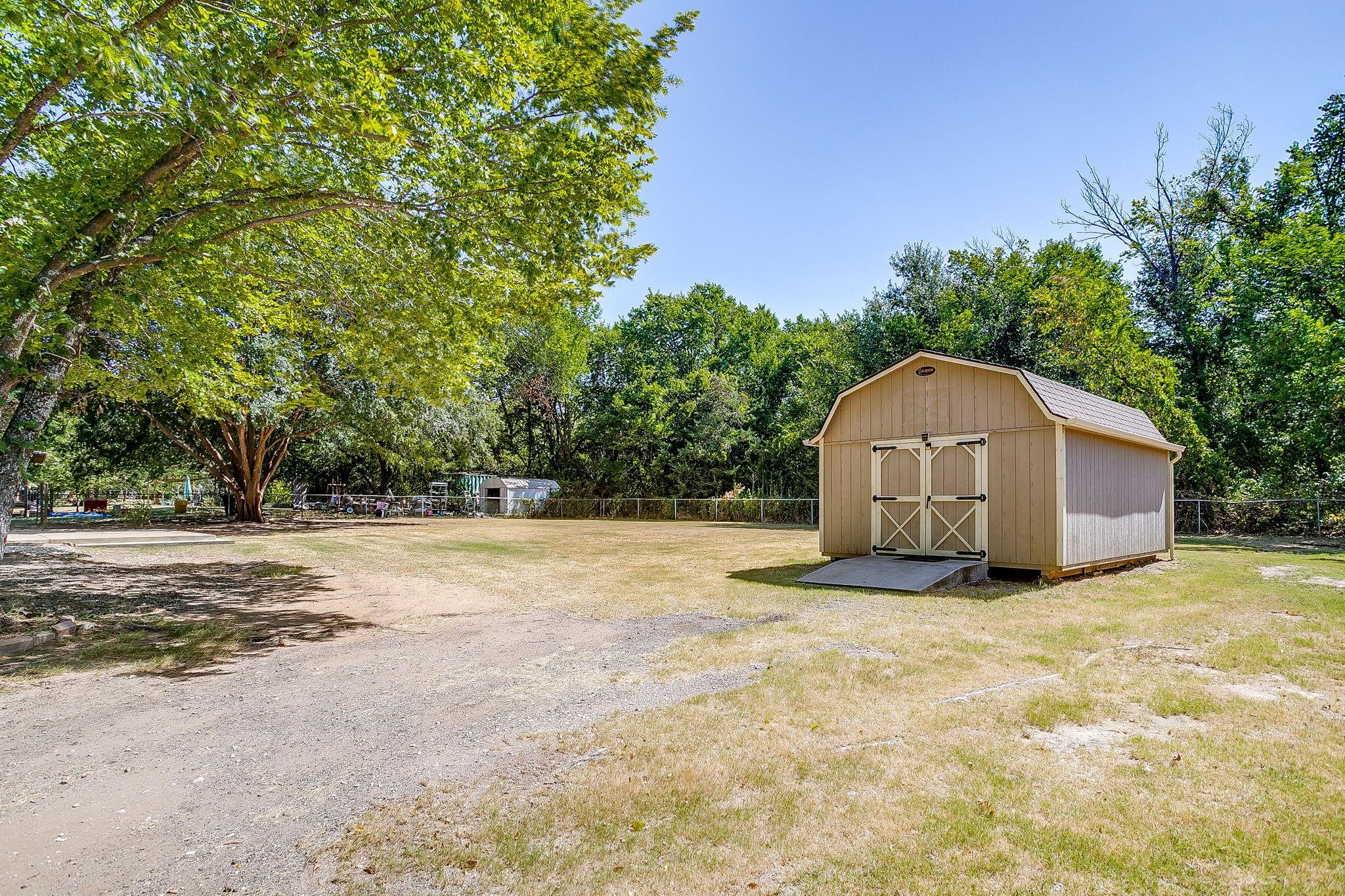 main property photo 19