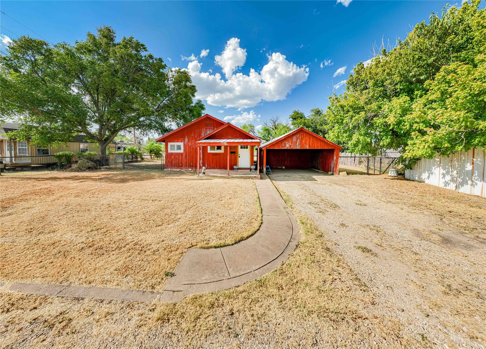 main property photo 6