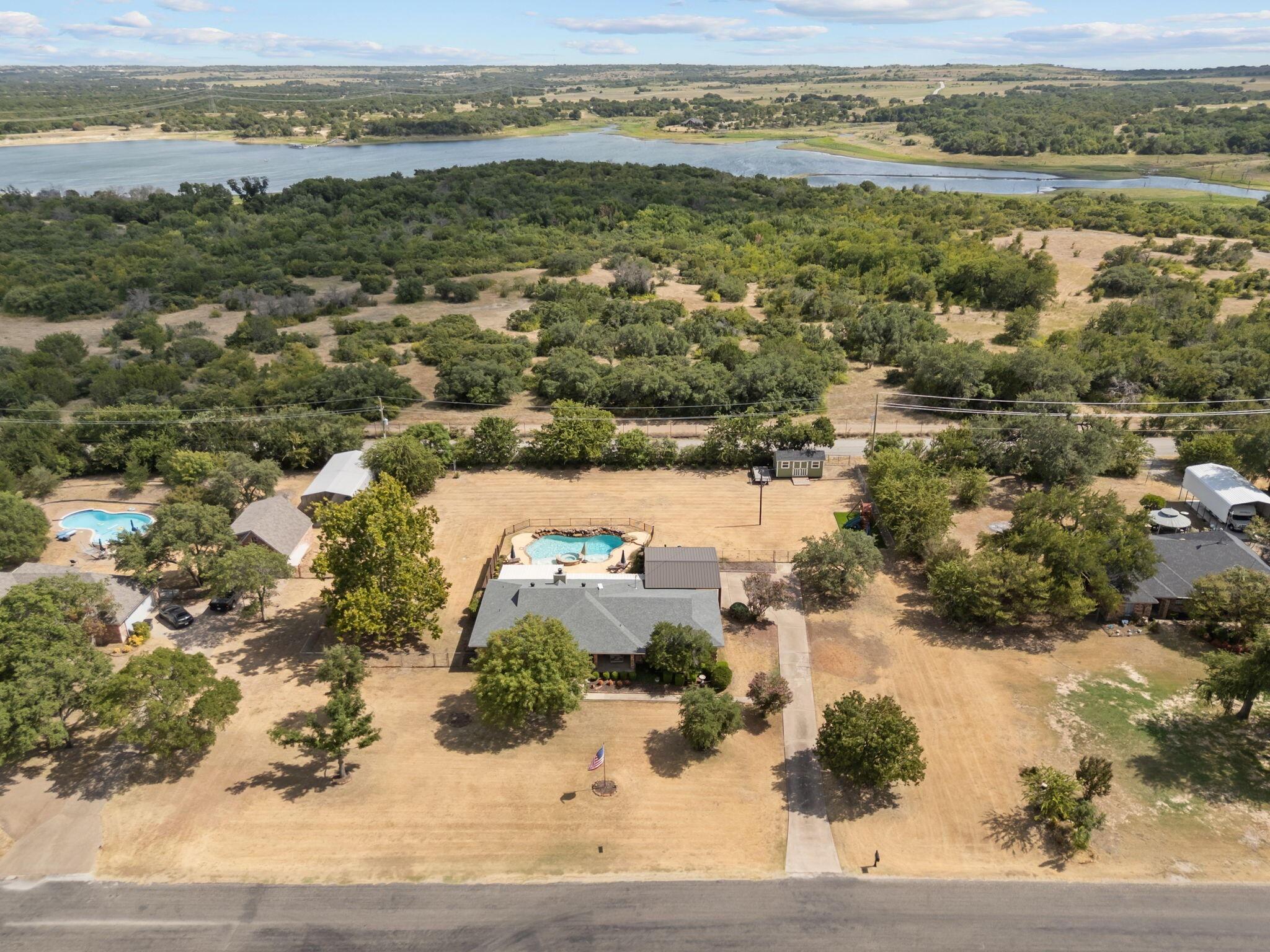main property photo 34