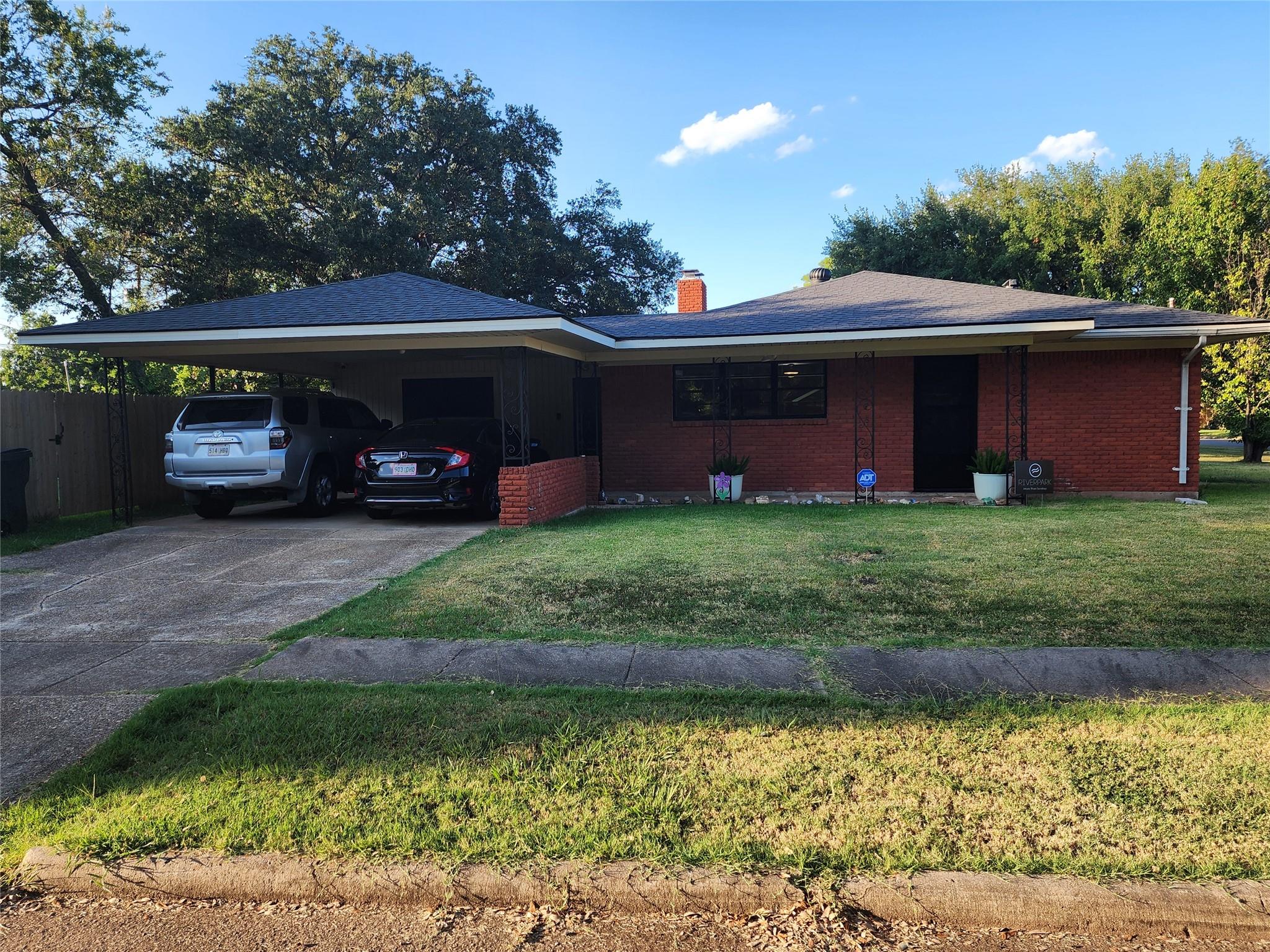 main property photo 0