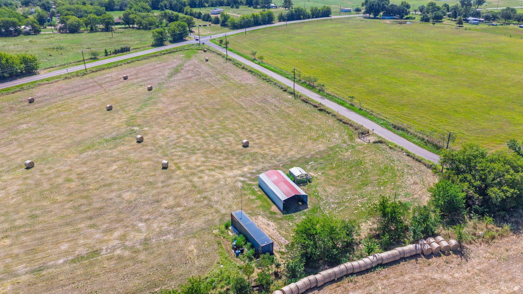 main property photo 11