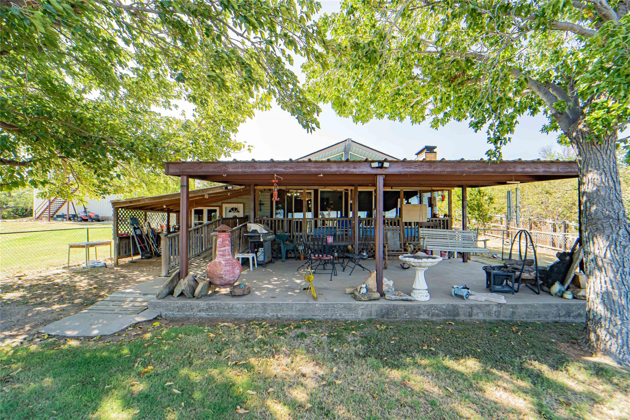 main property photo 6