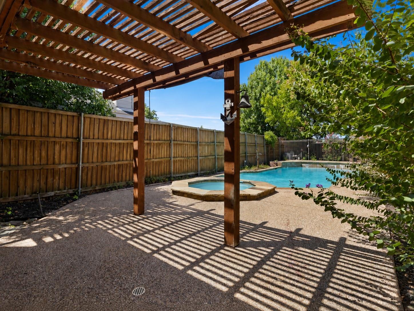 main property photo 33