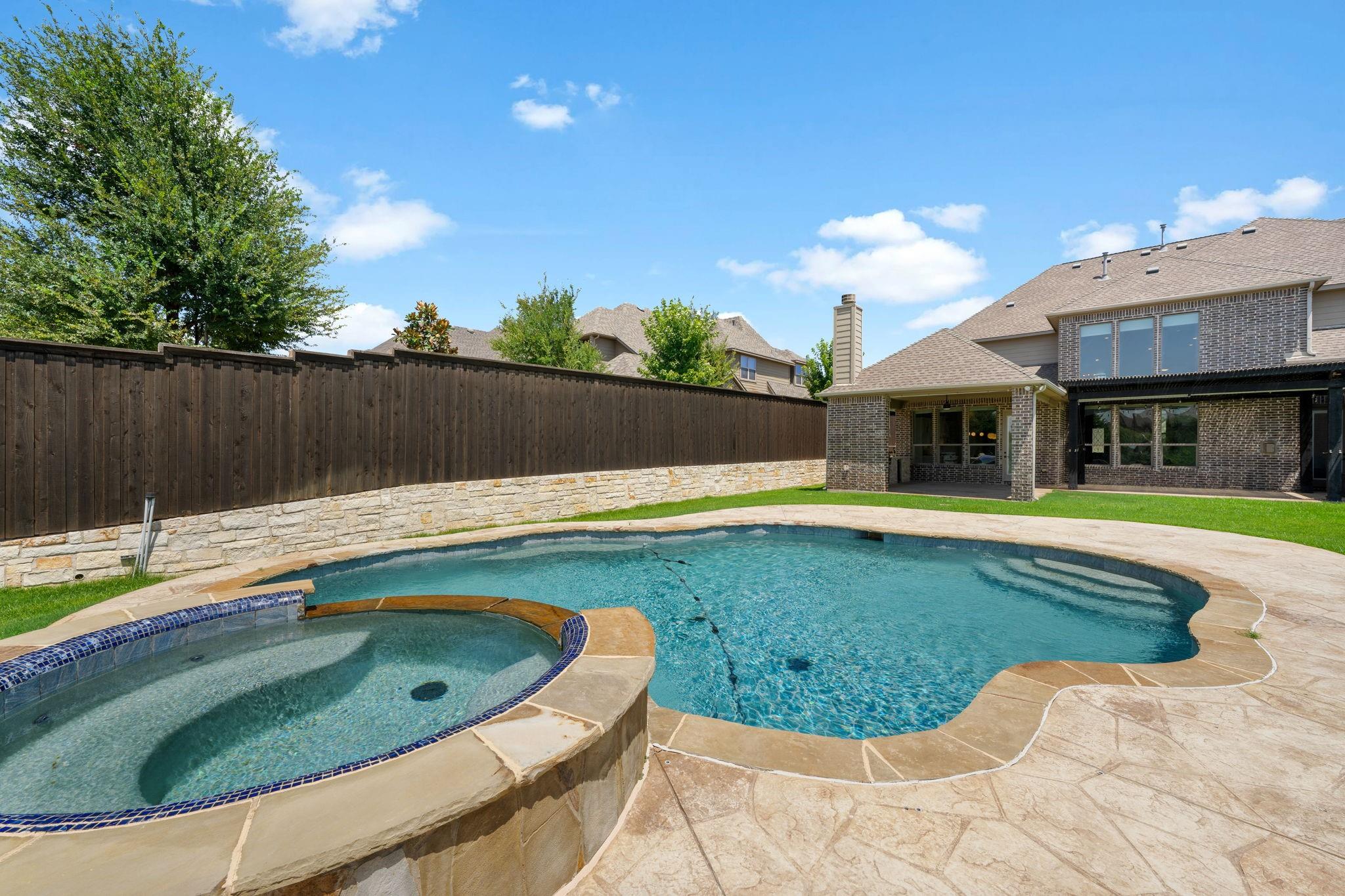 main property photo 31