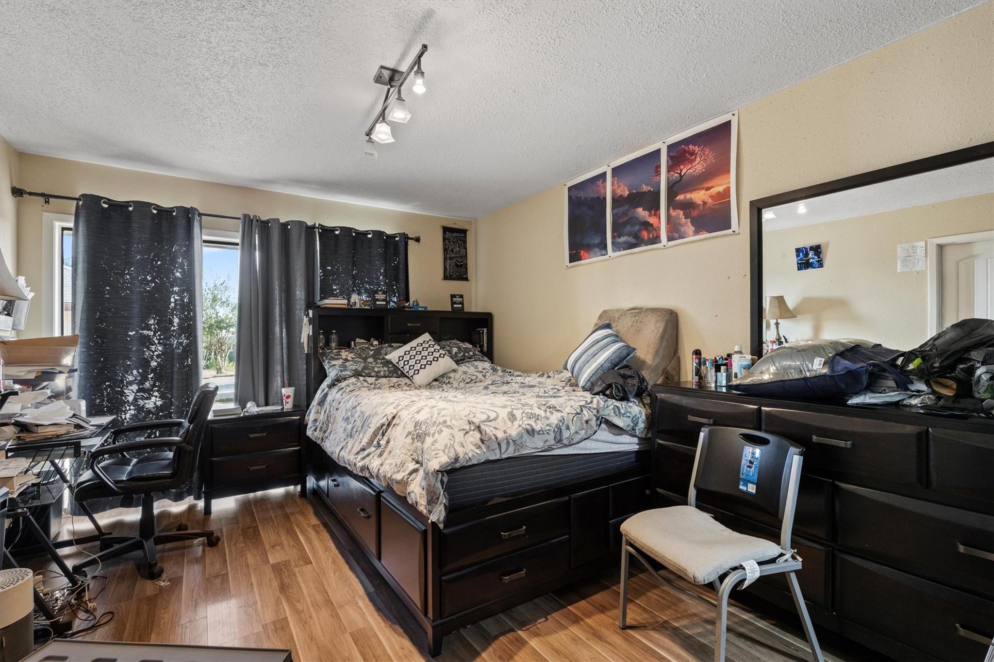 main property photo 18